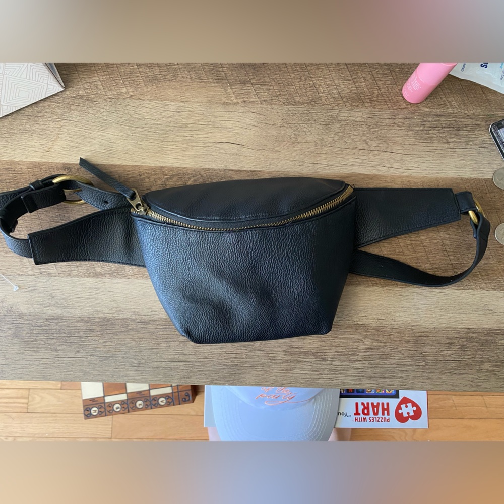 Black Fanny pack